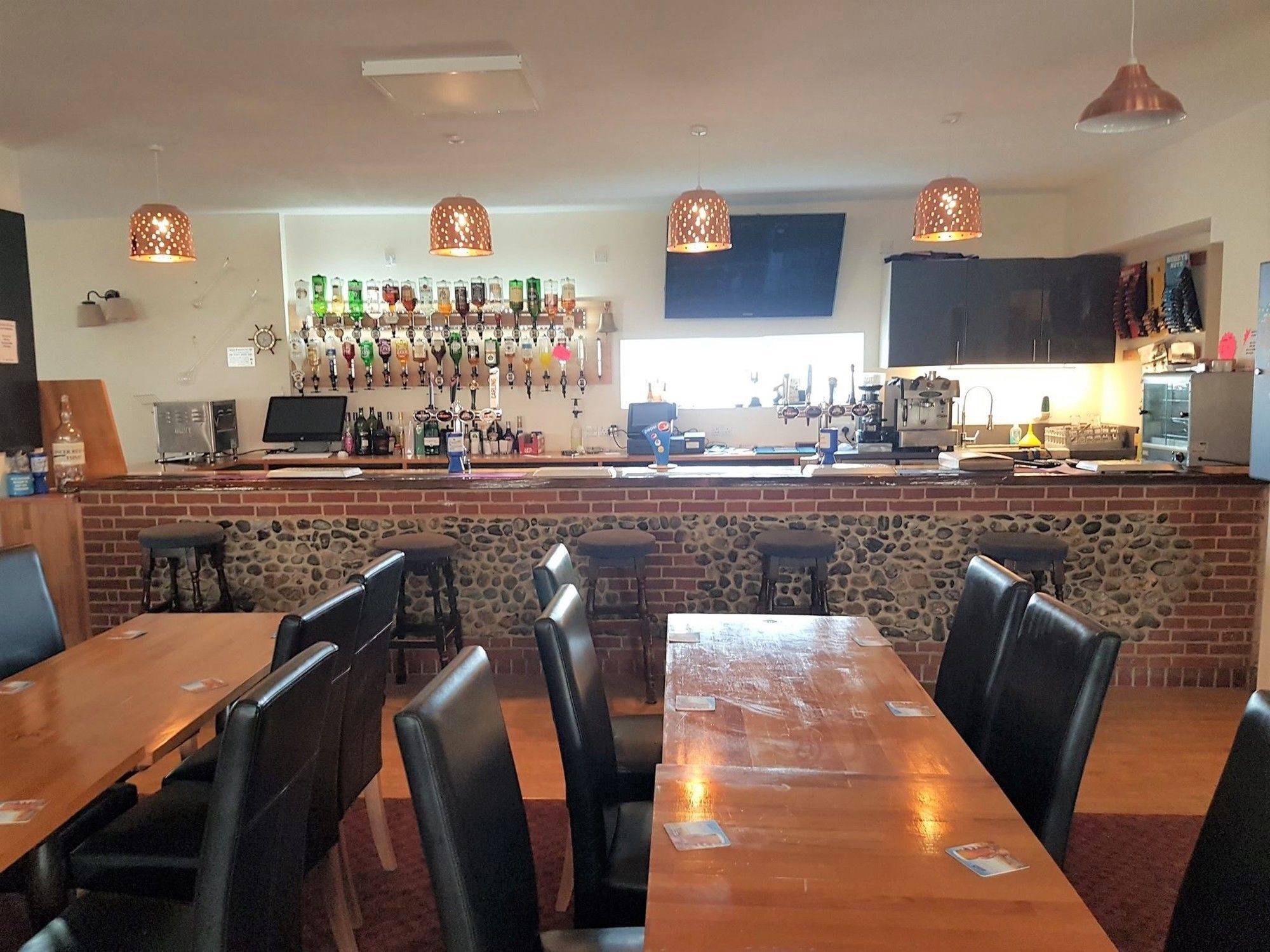 The Cliff Top Inn Bacton  Exterior photo